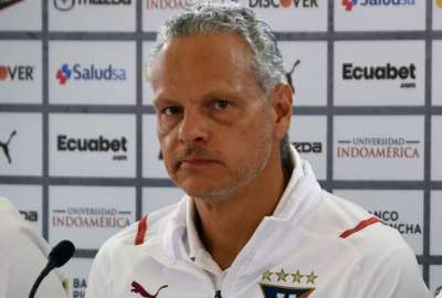 Los socios de Liga Deportiva Universitaria de Quito decidieron que no contin&uacute;a la Comisi&oacute;n Especial de f&uacute;tbol que encabezaba Esteban Paz.