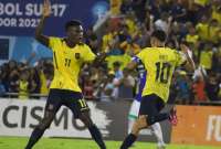 Kendry Pa&eacute;z manej&oacute; la mitad de la cancha tricolor