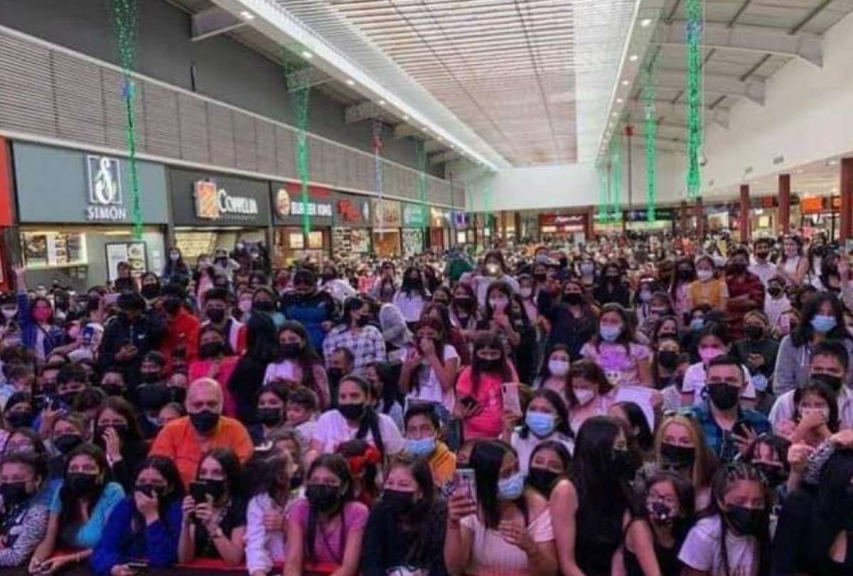 Dami&aacute;n Carcel&eacute;n llegando a la meta de loa 400 metros planos 