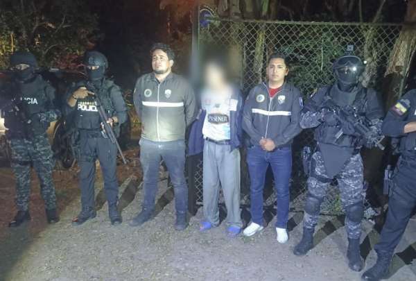 La Polic&iacute;a Nacional detuvo al segundo m&aacute;s buscado en Manab&iacute;. El hombre tiene una sentencia por violaci&oacute;n.