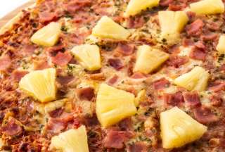 Pizza con pi&ntilde;a a USD 148,22,&iquest;lo vale?