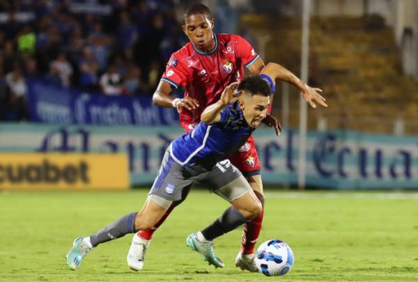 El Nacional perdi&oacute; ante Emelec en Quito