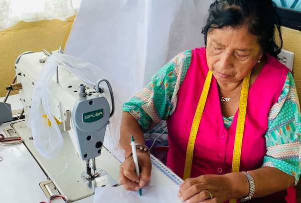 Yolanda Puruncajas impulsa su emprendimiento a trav&eacute;s de la costura