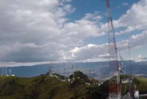 Manifestantes se tomaron repetidoras de televisi&oacute;n en Tungurahua