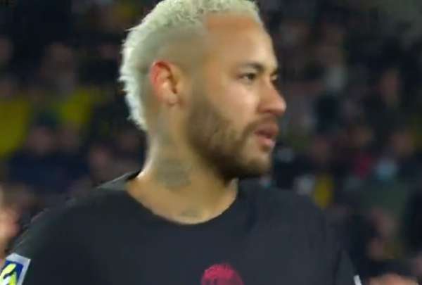 Neymar fall&oacute; un penal y se volvi&oacute; viral