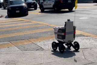 Robot repartidor se atraves&oacute; una escena del crimen en Estados Unidos
