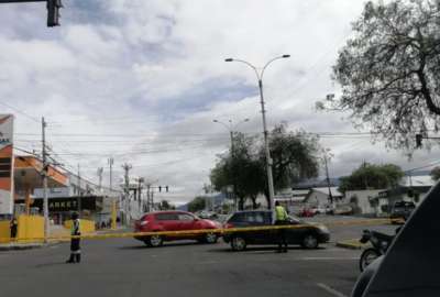 Se report&oacute; el cierre vial  sobre la Av. Galo Plaza Lasso y N74