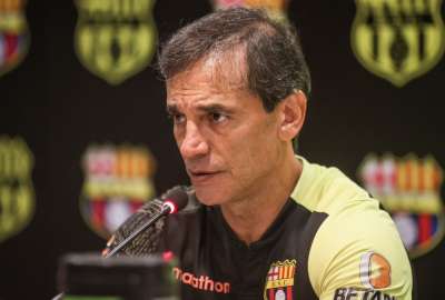 Fabi&aacute;n Bustos renuncia a Barcelona Sporting Club