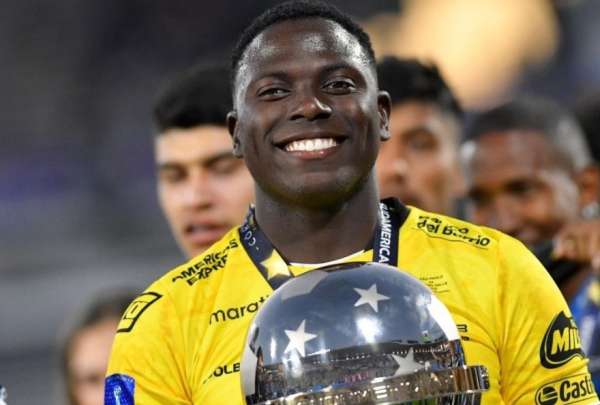 Tras cerrar un largo ciclo con Independiente del Valle, el arquero ecuatoriano Mois&eacute;s Ram&iacute;rez llegar&iacute;a a Barcelona SC.