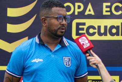 Silvano Estacio permanecer&aacute; como DT del 9 de Octubre hasta el final de la temporada.