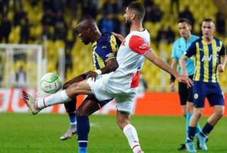 &Eacute;nner Valencia jug&oacute; en la derrota del Fenerbahce como local por la UEFA Europa League