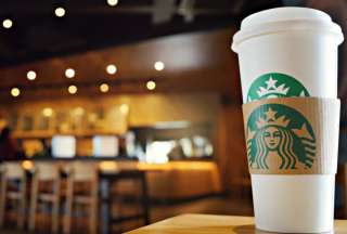 Starbucks pagar&aacute; USD 50 millones a hombre que se le reg&oacute; una bebida caliente