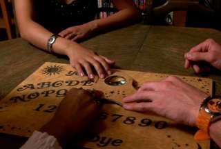 Colombia: m&aacute;s de 30 j&oacute;venes habr&iacute;an sufrido una posesi&oacute;n demoniaca tras jugar con una tabla ouija