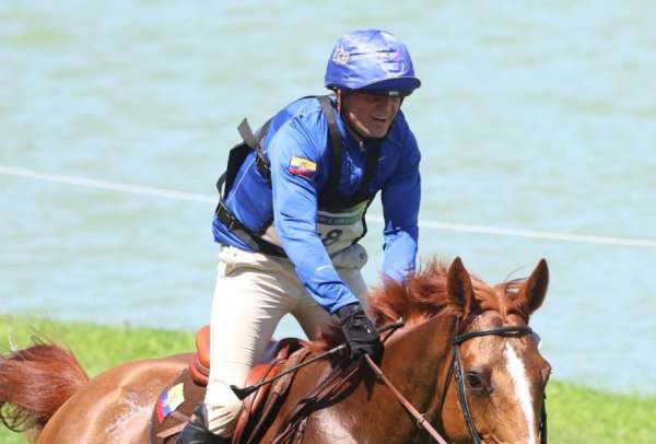  Nicol&aacute;s Wettstein, junto a su compa&ntilde;ero Altier D'Aurois, culmin&oacute; la competencia de cross country con una puntuaci&oacute;n de 65.4 y estar&aacute; en la &uacute;ltima prueba de salto.