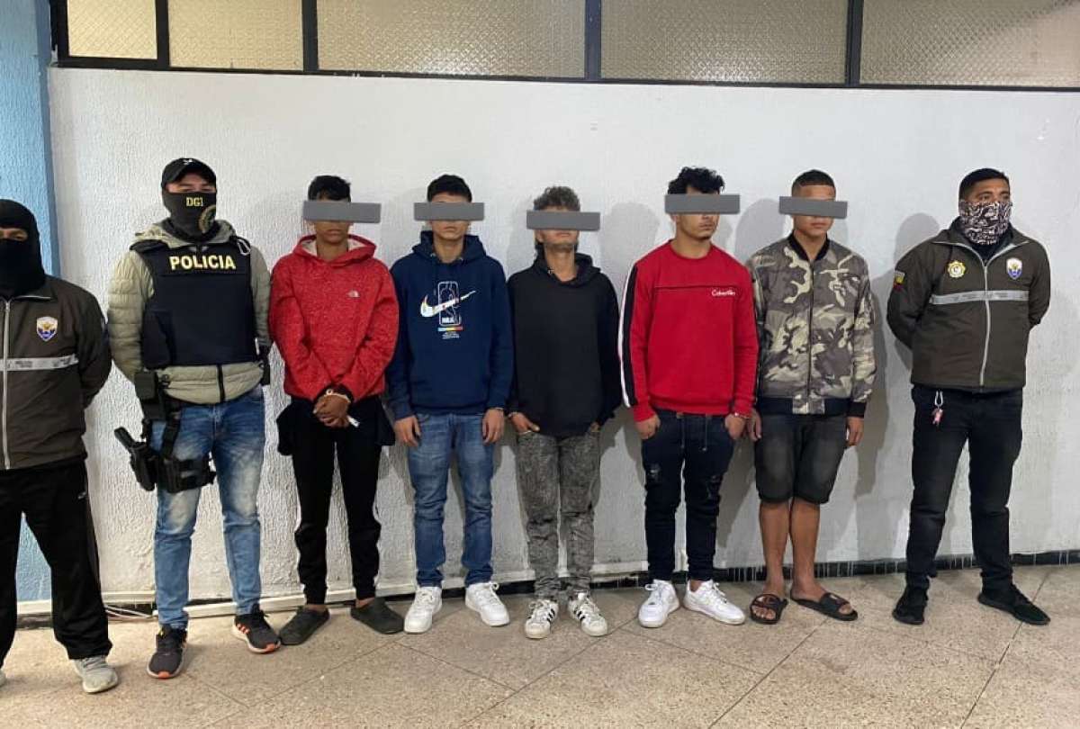 Los cinco integrantes de una peligrosa banda fueron capturados en un operativo en Tungurahua. 