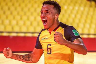 Byron Castillo cuenta con su documentaci&oacute;n en orden para actuar en Qatar 2022. 
