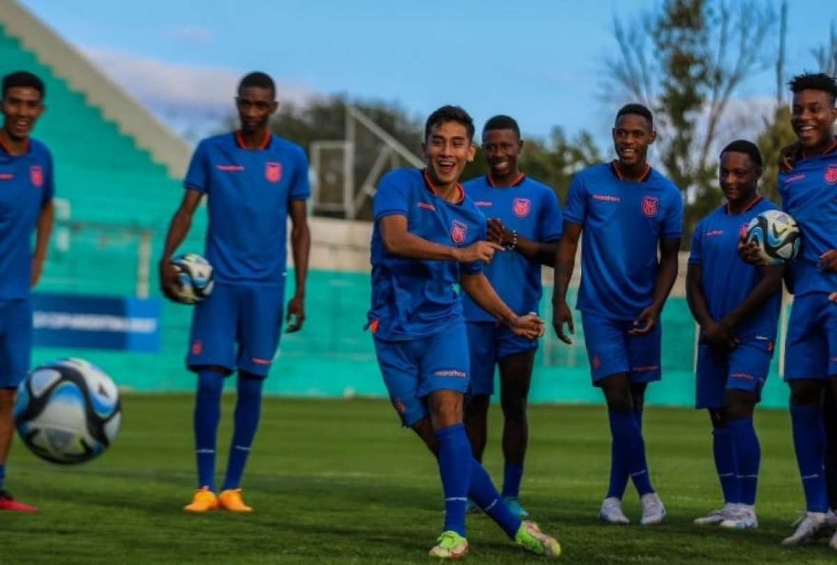 Ecuador necesita la victoria para seguir en competencia