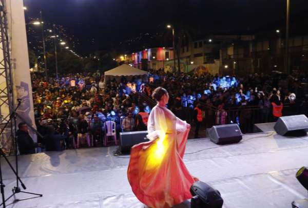 Fiestas de Quito: Si te vas al Centro Hist&oacute;rico, conoce los horarios y costos de los estacionamientos habilitados por las festividades.