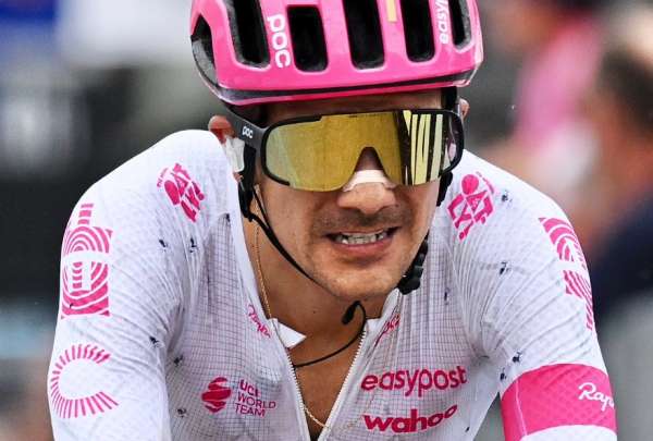 Richard Carapaz contin&uacute;a entre los mejores del ciclismo mundial
