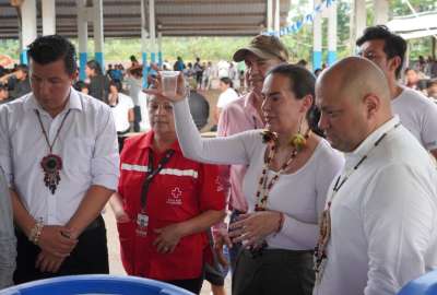 Mar&iacute;a Luisa Cruz entreg&oacute; las plantas purificadoras de agua en Wampuik