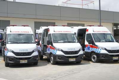 Las nuevas ambulancias se suman a las 25 que ya llegaron al pa&iacute;s y ser&aacute;n entregadas totalmente equipadas.