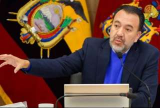 Alcalde de Quito y transportistas en disputa por la revisi&oacute;n t&eacute;cnica vehicular