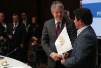 Guillermo Lasso entreg&oacute; la presidencia de la Comunidad Andina a Per&uacute;. 