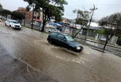 Lluvias provocan acumulaci&oacute;n de agua en Cuenca