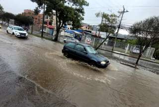 Lluvias provocan acumulaci&oacute;n de agua en Cuenca