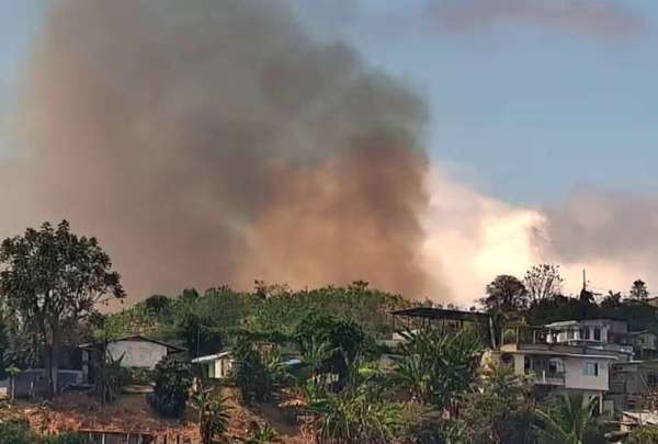 En Esmeraldas se registraron alrededor de cinco incendios forestales en un mismo d&iacute;a.