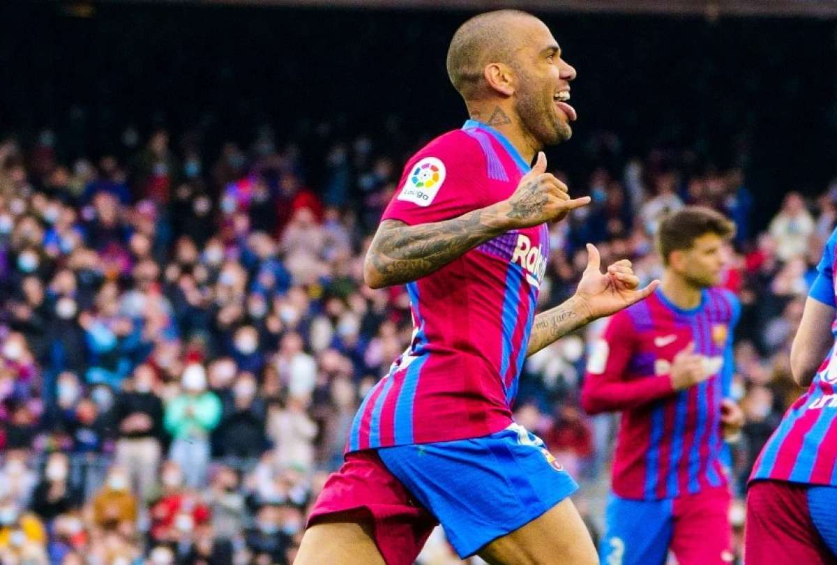 Dani Alves: "Al Barça no le importan las personas que hicieron historia para el club"