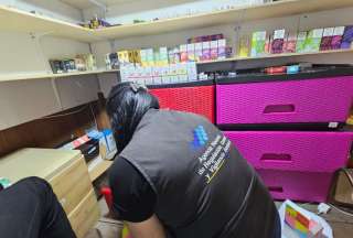 Guayaquil: Decomisan cigarrillos electr&oacute;nicos sin registro sanitario