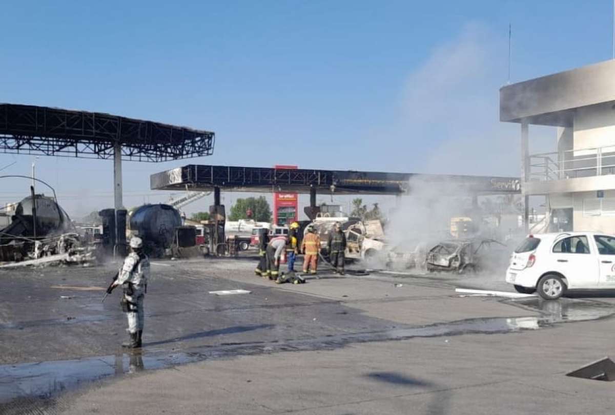 Dos muertos en la explosi&oacute;n de un cami&oacute;n cisterna de combustible en M&eacute;xico