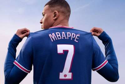 El futbolista franc&eacute;s Kylian Mbapp&eacute; regal&oacute; su camiseta de la selecci&oacute;n de Francia al primer ministro de Camer&uacute;n.