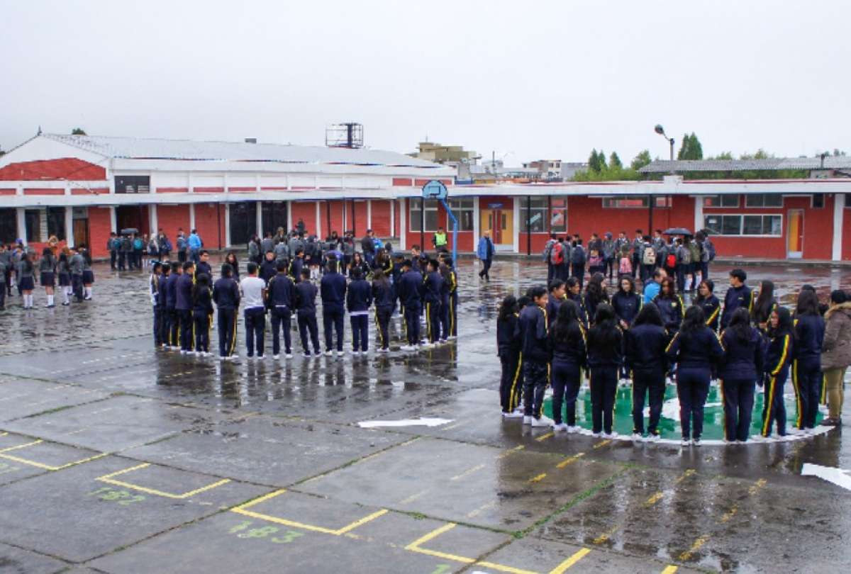 Ecuador refuerza medidas para mitigar el impacto de las lluvias en el sistema educativo
