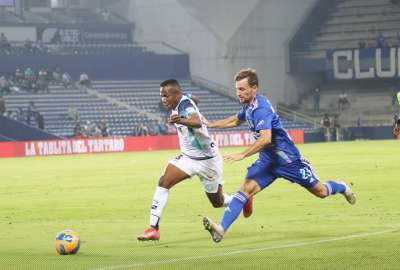 Bruno Pitt&oacute;n se gan&oacute; los aplausos en su debut con Emelec