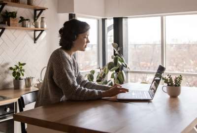 Espa&ntilde;a decreta tres d&iacute;as de teletrabajo a la semana para ahorrar energ&iacute;a