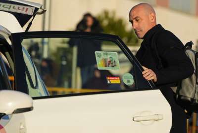 Fiscalía pidió repetir juicio de Luis Rubiales, expresidente de fútbol español.