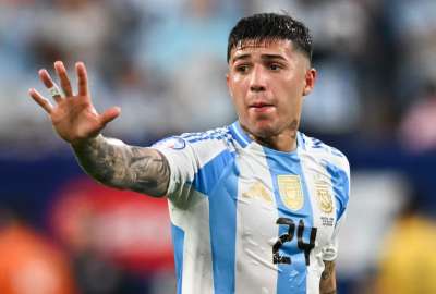Enzo Fern&aacute;ndez, mediocampista de la selecci&oacute;n argentina y del Chelsea FC, emiti&oacute; una disculpa p&uacute;blica tras participar en c&aacute;nticos racistas dirigidos a la selecci&oacute;n de Francia. 