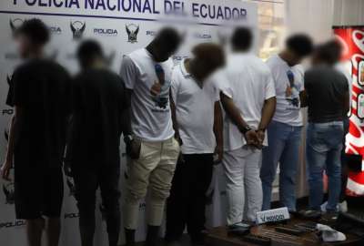Polic&iacute;a evit&oacute; asalto de un bus y aprehendi&oacute; a ocho ciudadanos por este delito en Guayaquil