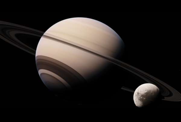 Una luna perdida puede explicar los anillos e inclinaci&oacute;n de Saturno