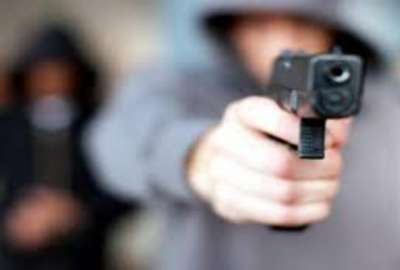 Un agente encubierto sali&oacute; en defensa de la v&iacute;ctima y alej&oacute; a los antisociales. 