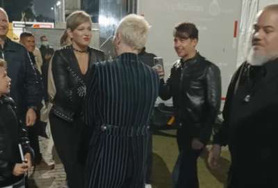 Ver&oacute;nica Alcocer, primera dama de Colombia, salud&oacute; con emoci&oacute;n a la banda de rock, Def Leppard
