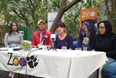Durante la rueda de prensa en el zool&oacute;gico.