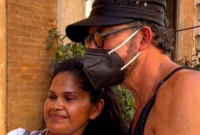 El artista Ricardo Arjona comparti&oacute; con una turista ecuatoriana en Roma.