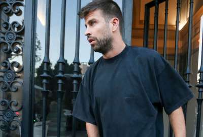 Piqu&eacute; visit&oacute; por primera vez a sus dos hijos en Miami, en medio del acoso de periodistas y paparazis.