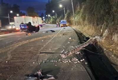 Un veh&iacute;culo se volc&oacute; en la Sim&oacute;n Bol&iacute;var y genera intenso tr&aacute;fico en Quito