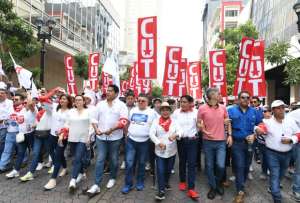 Miles de trabajadores se concentraron en diferentes ciudades del pa&iacute;s este lunes