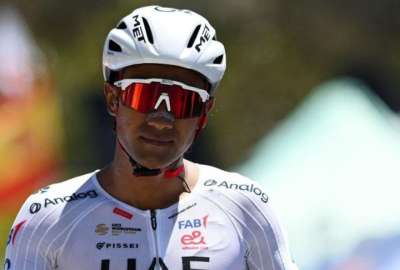 El ecuatoriano Jhonatan Narv&aacute;ez asumi&oacute; el liderato tras un potente ataque en Willunga Hill, dejando a Romo y Fisher-Black detr&aacute;s.