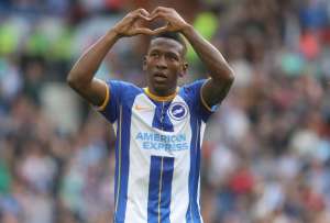 En el Brighton le pusieron un nuevo seud&oacute;nimo a Pervis Estupi&ntilde;&aacute;n. 